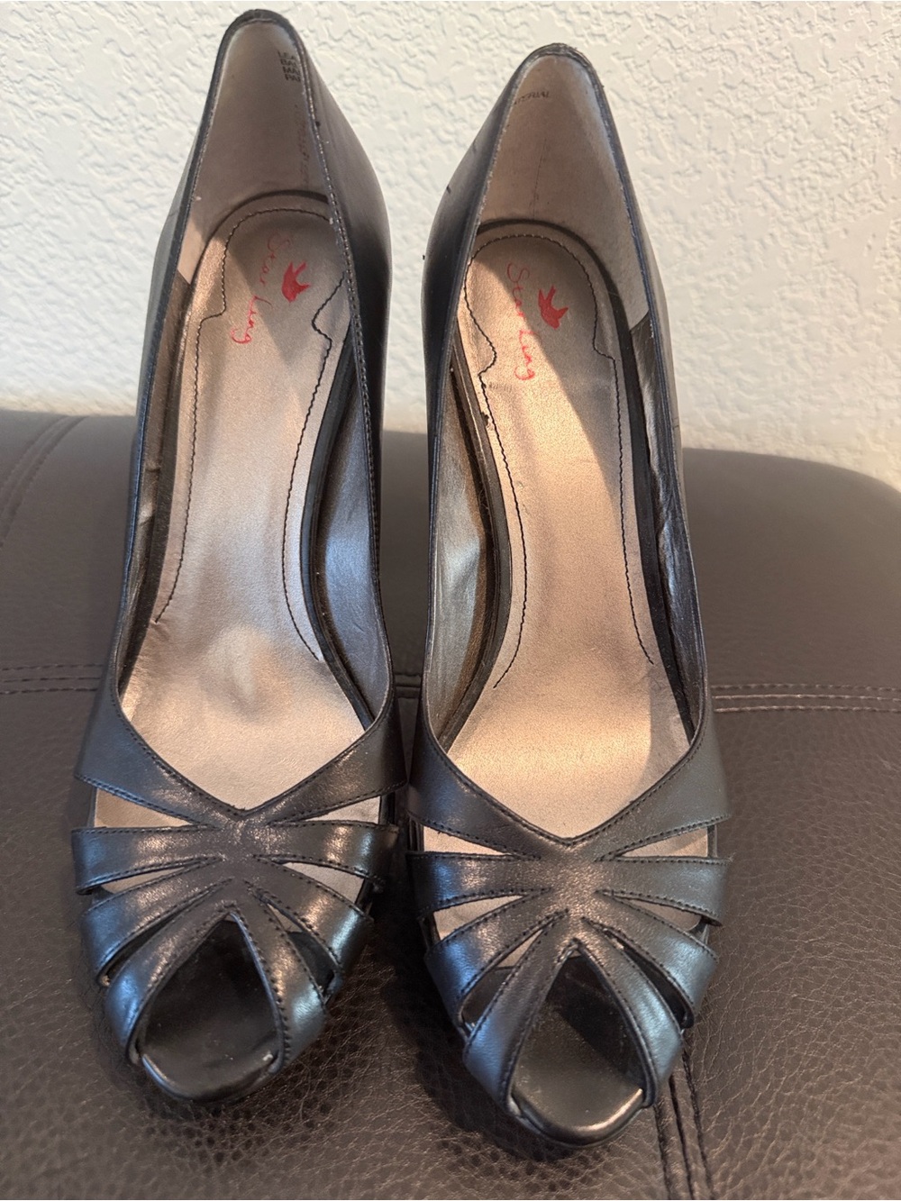 Star Ling Black Peep-Toe Strappy 👠